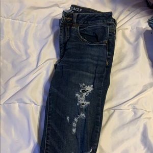 dark wash mid/high rise american eagle jeans!